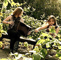 Hazel & Emiky Askew: cick to view